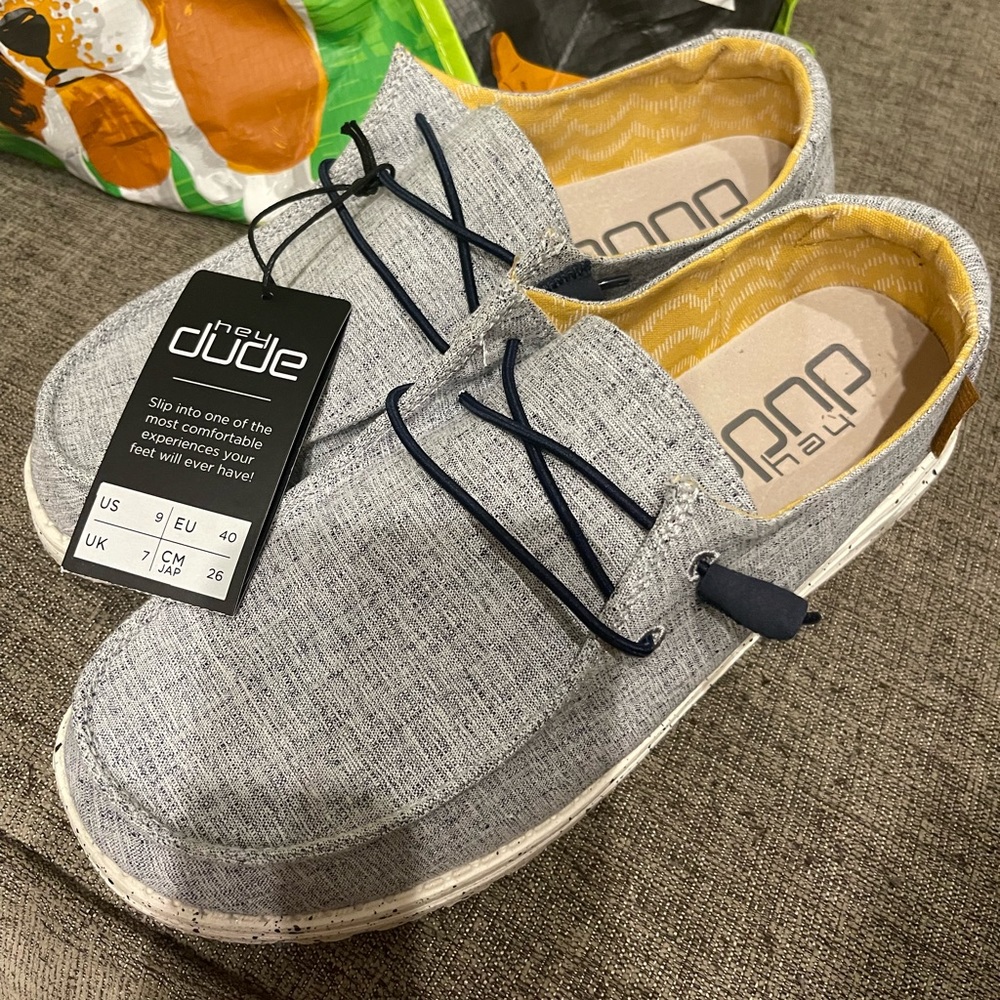 BNWT Womens Hey Dudes